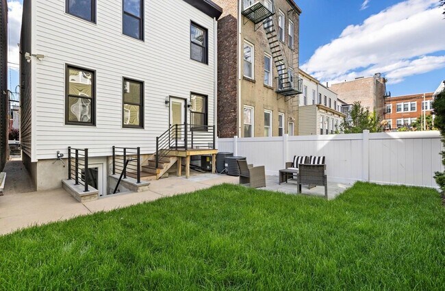 Building Photo - 2602 Palisade Ave