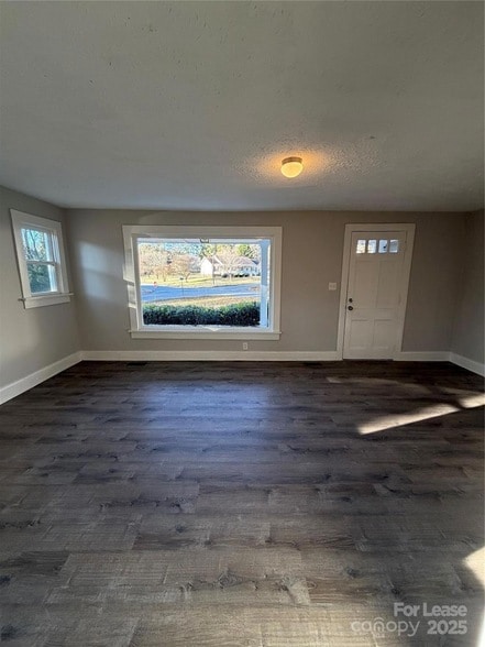 Building Photo - 530 N Mulberry St