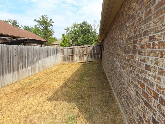 Building Photo - Coming Soon!! Lindale, Gorgeous 4 Bedroom, 2 Bath Home!