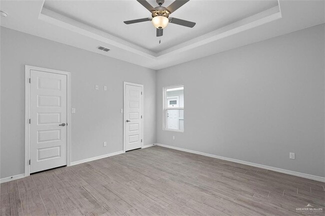 Building Photo - 2104 Redbud Ln