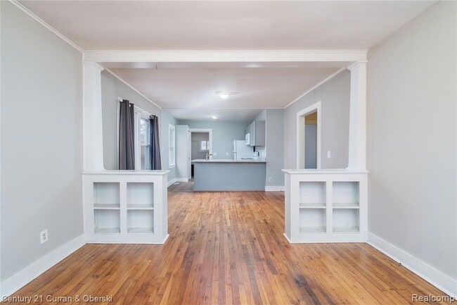 Building Photo - 23141 Harding Ave