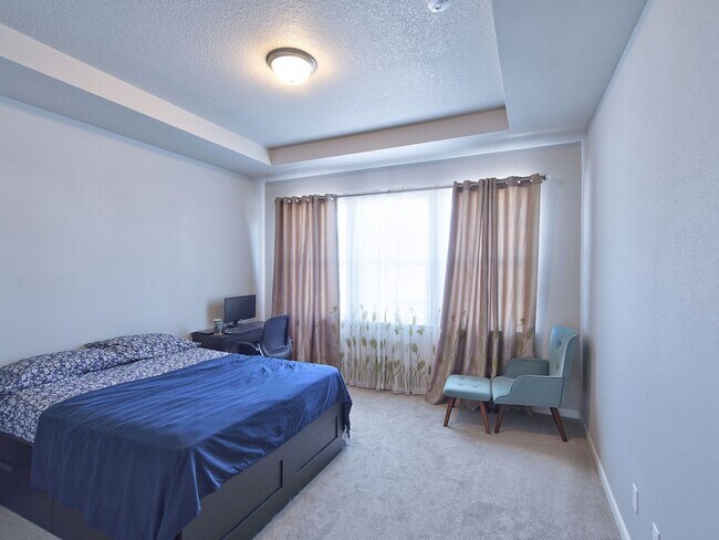 Building Photo - Like New Reed's Crossing Townhouse! Available Now!!