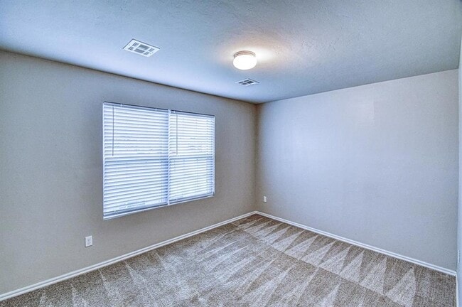 Building Photo - 1325 Quartz Pl