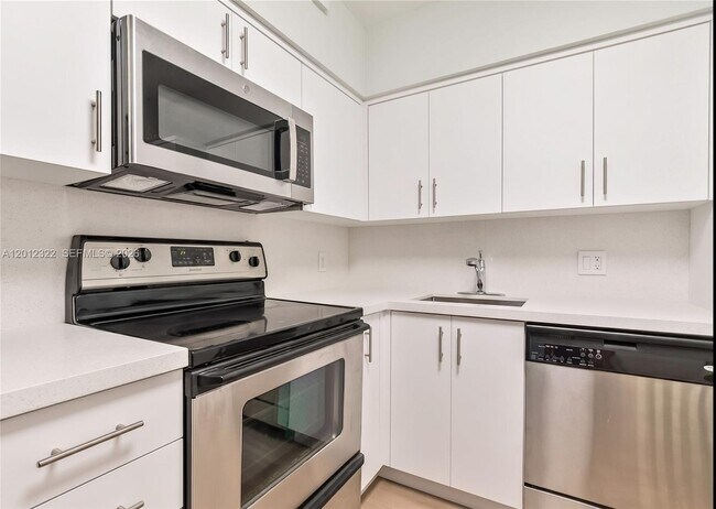 Building Photo - 1150 Madruga Ave