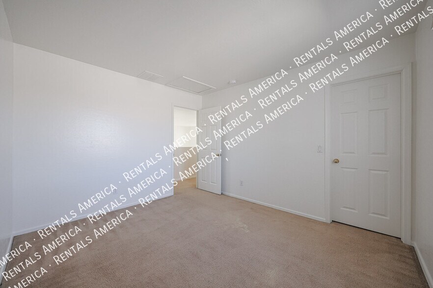 Building Photo - 2763 N 106th Ln