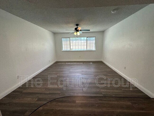 Building Photo - 1439 W Evans Ave