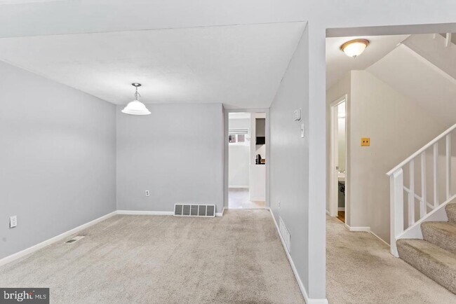 Building Photo - 15 Campbell Pl