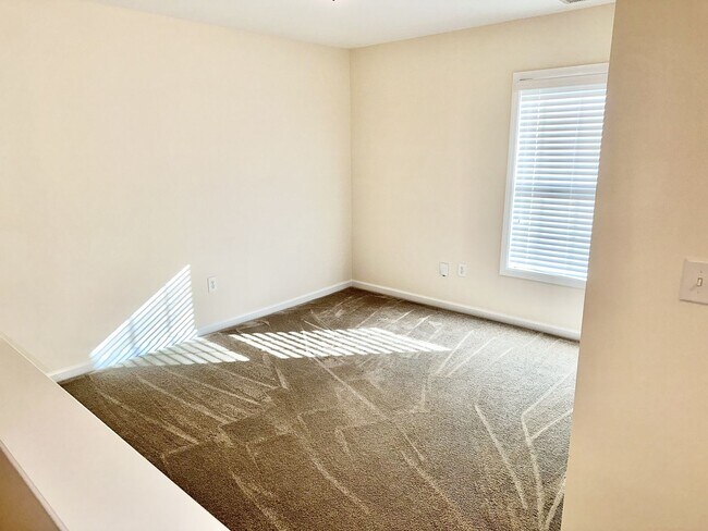 Building Photo - Beautiful home in Everwood!