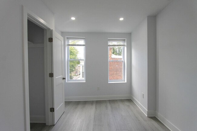 Building Photo - 103 E Coulter St