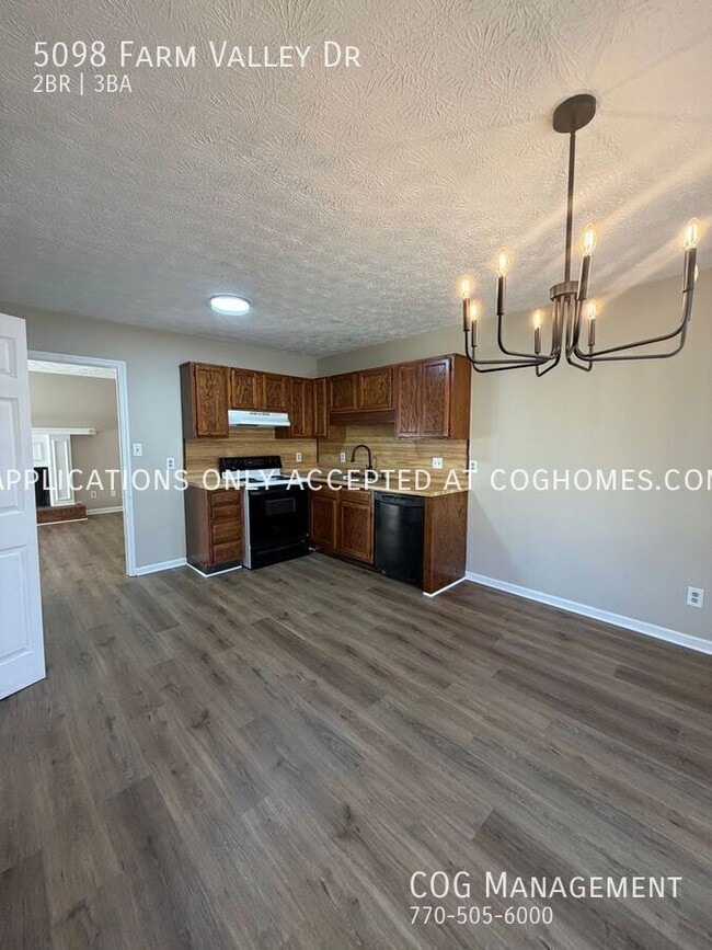 Building Photo - 5098 Farm Valley Dr NE