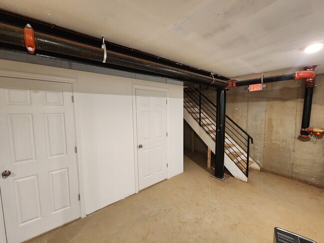 Building Photo - 3712 Midvale Ave