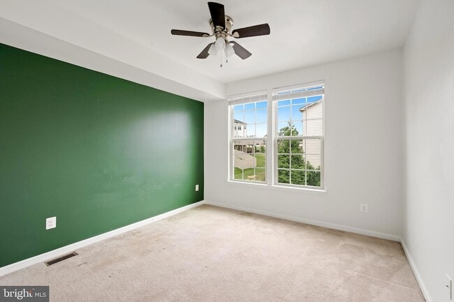 Building Photo - 5822 Oakdale Vlg Rd
