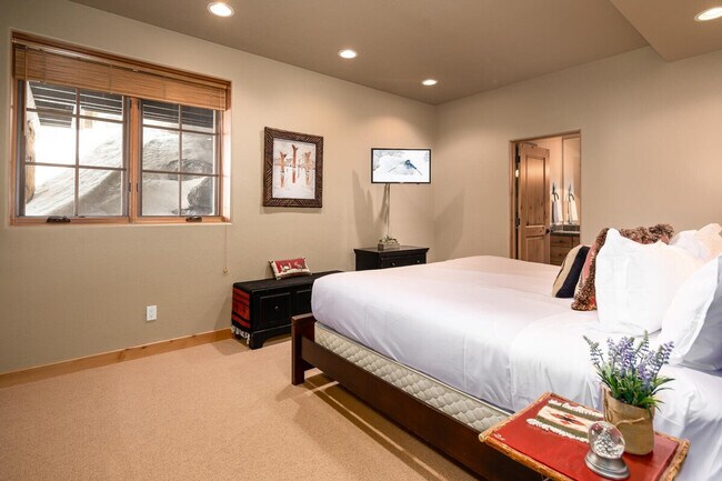 Building Photo - 4 Full Moon Rd