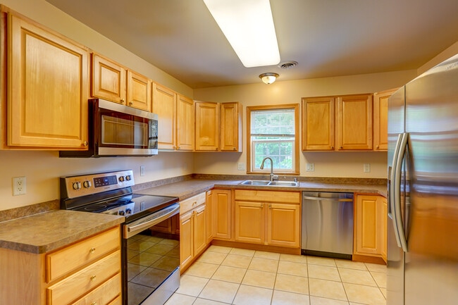 Building Photo - 1813 Carns Dr