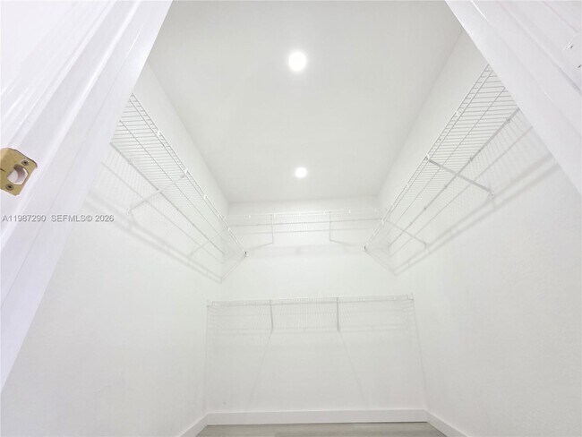 Building Photo - 16404 Diamond Head Dr