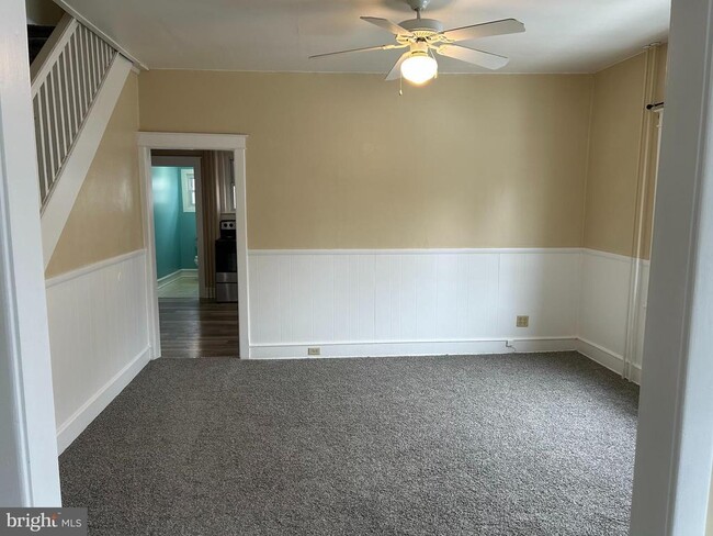 Building Photo - 532 E Hancock St