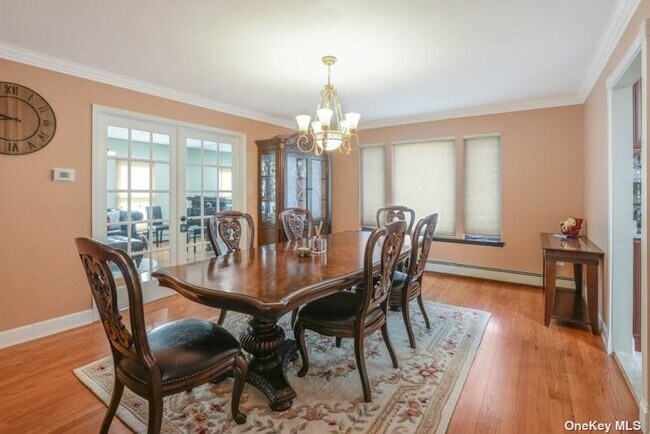 Building Photo - 2 Castle Ct