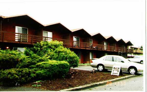 Building Photo - 1422 Rainier Dr