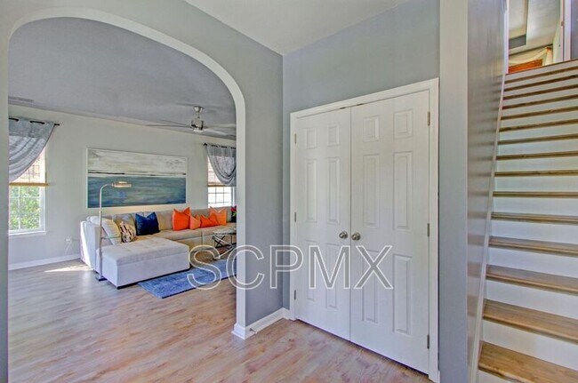 Building Photo - 8963 N Red Maple Cir