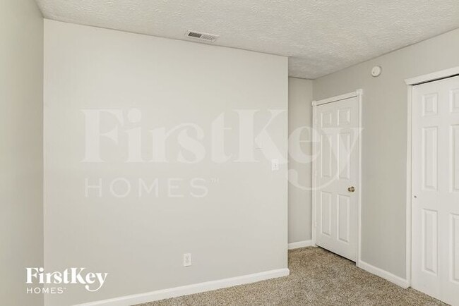 Building Photo - 1050 Ross Ct