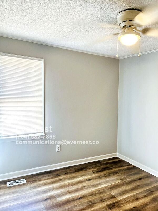 Building Photo - 3100 Chenango Dr
