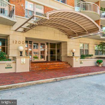 Building Photo - 1200 Braddock Pl