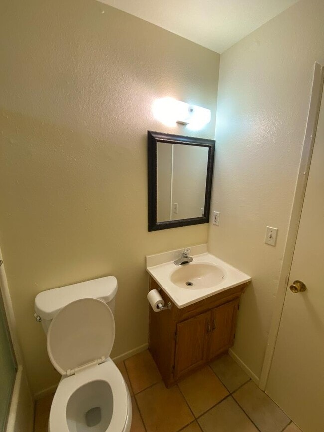 Building Photo - 15156 Elm Ct