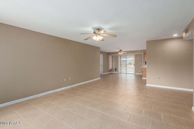 Building Photo - 12630 N Blue Ridge Dr