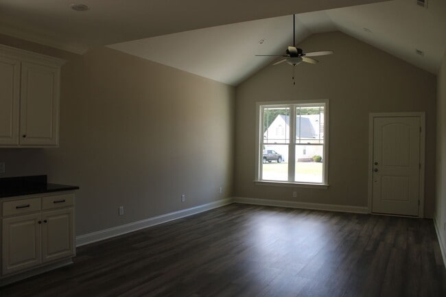 Building Photo - 4839 Jamestown Dr NW