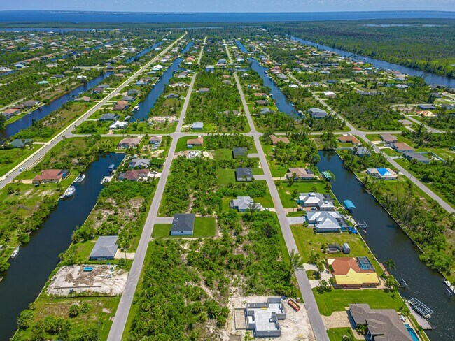 Building Photo - 15245 Brainbridge Cir