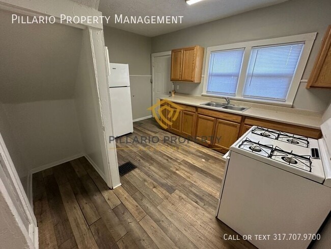 Building Photo - 28 N LaSalle-