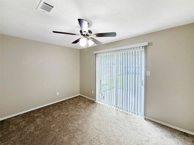 Building Photo - 3230 Sycamore Springs Dr