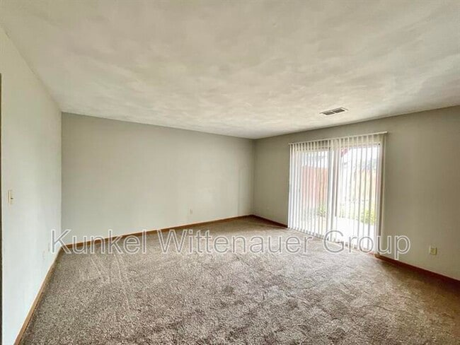 Building Photo - 716 Ganim Dr