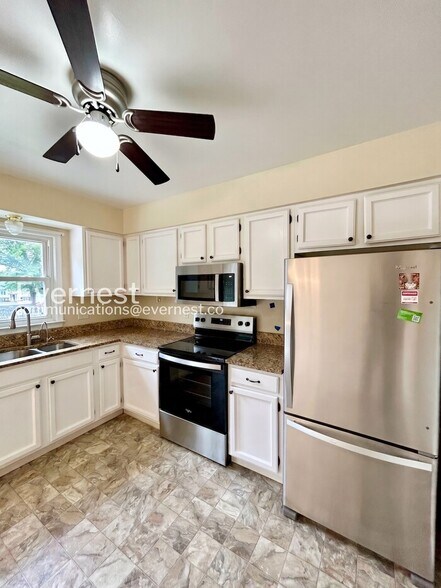 Building Photo - 11406 Wentworth Ct