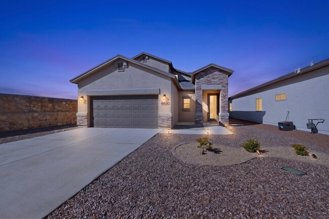 Building Photo - 9930 Isla Pl