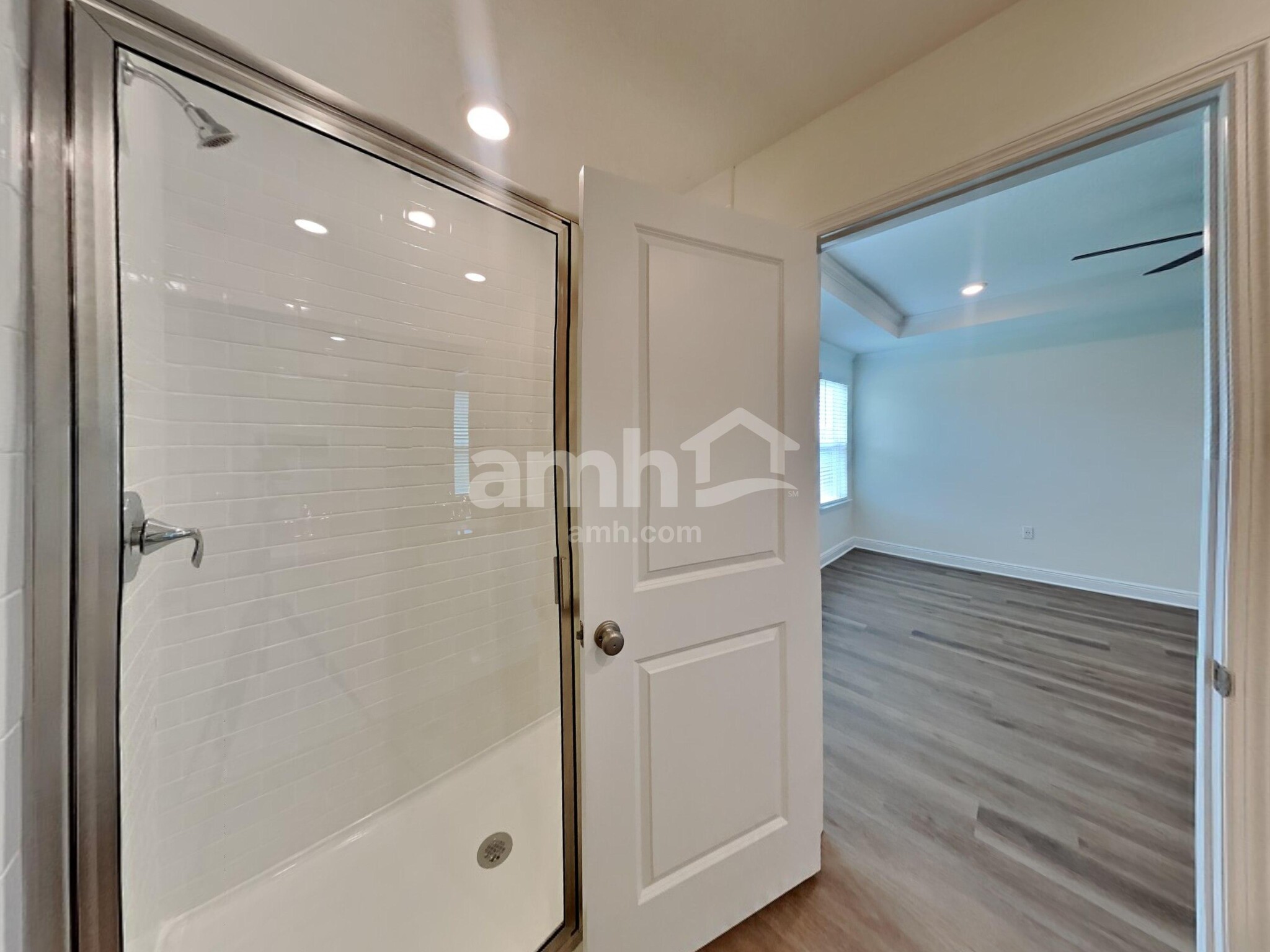 Building Photo - 27165 St Andrews Ave