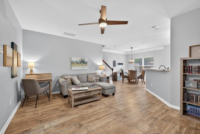 Building Photo - 256 Valley Xing