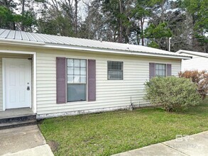 Building Photo - 6415 Schoel Ln