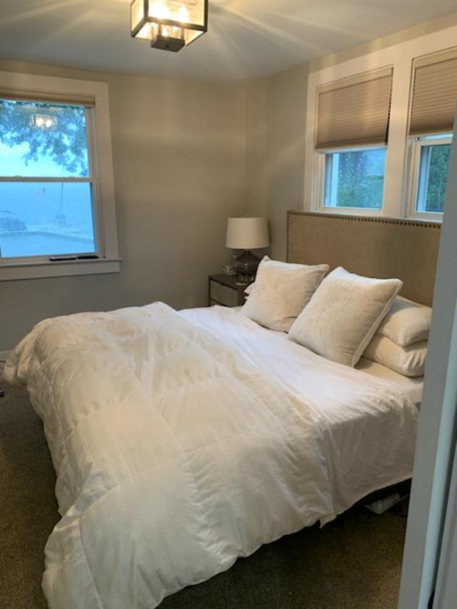 Building Photo - 581 E Shore Dr