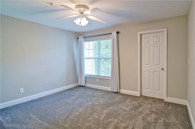 Building Photo - 504 Madison Ct