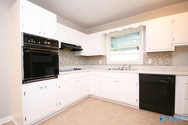 Building Photo - 1607 Clb Vw Dr NW