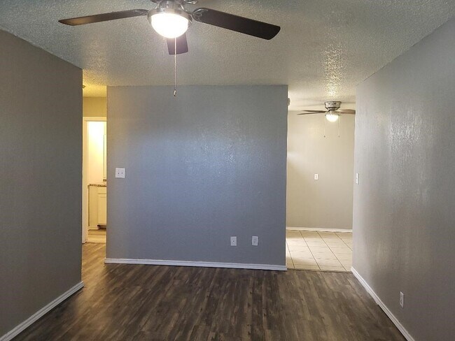 Building Photo - 2110 NW Lindy Ave