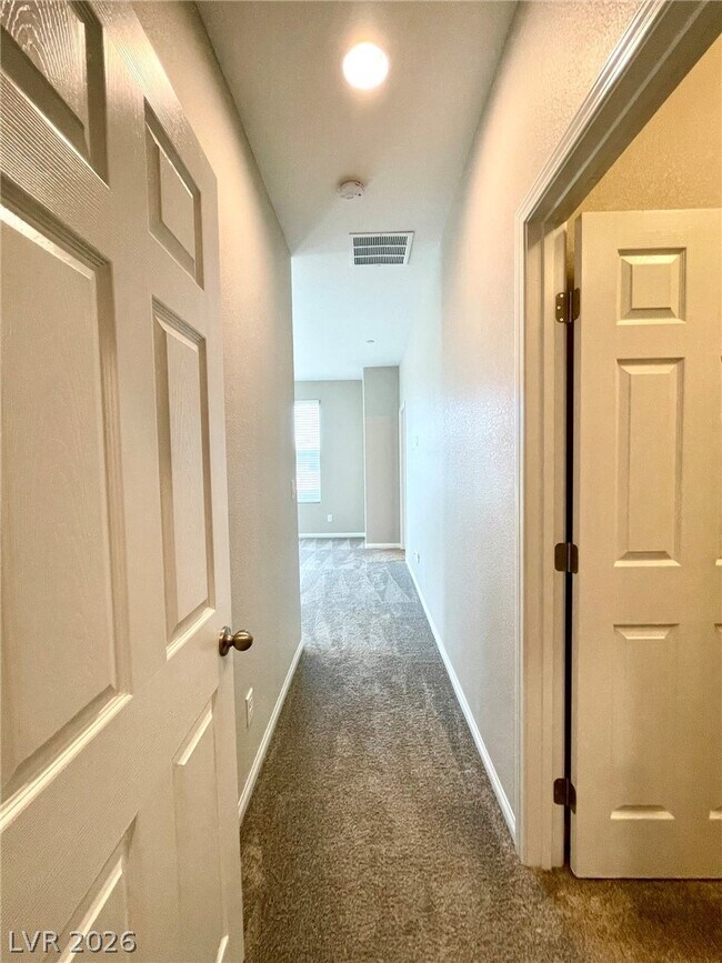 Building Photo - 702 Cottonwood Hl Pl
