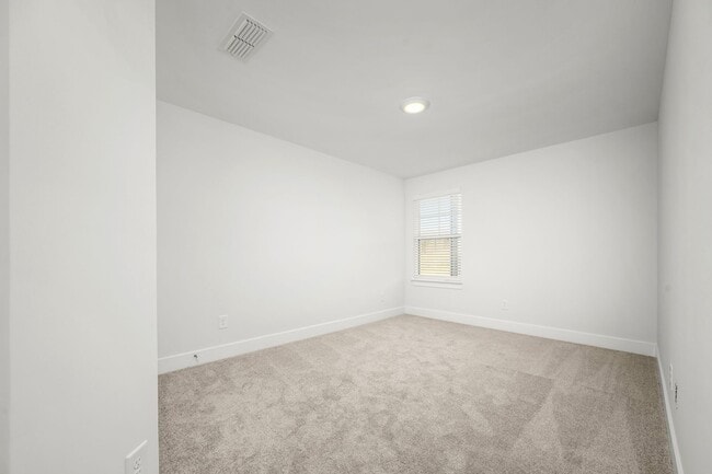 Building Photo - 2626 Unitas Dr