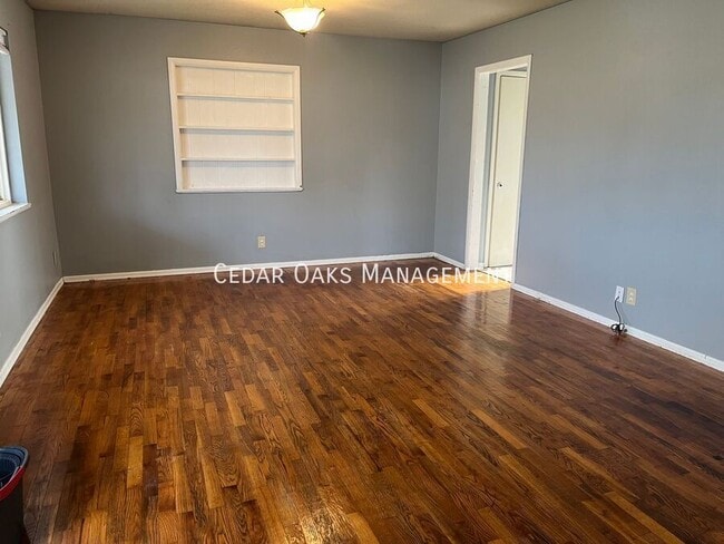 Building Photo - 314 S Neal-