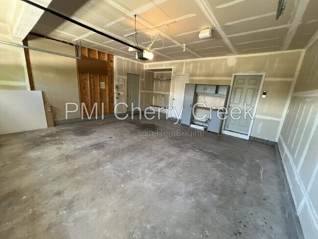 Building Photo - 19453 E Hollow Creek Dr