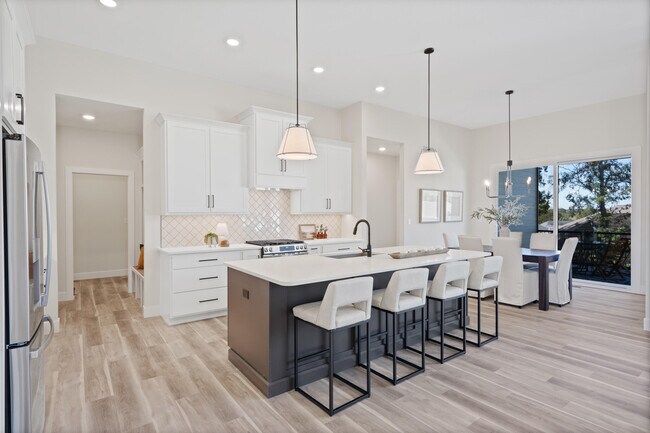 Building Photo - 5201 Buttercup Dr