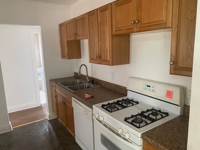 Building Photo - MAJOR PRICE DROP! Excellent home located in Kendall - Whittier!