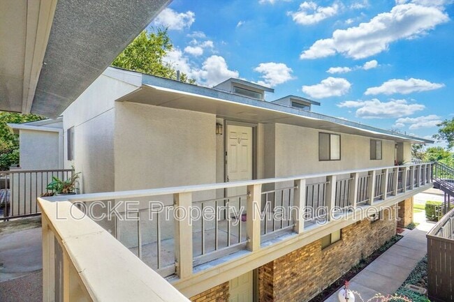 Building Photo - 4908 Byers Ave