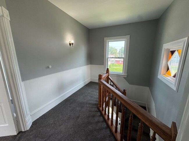 Building Photo - 3 Bed, 1.5 Bath Home with Huge Yard, Deck ...